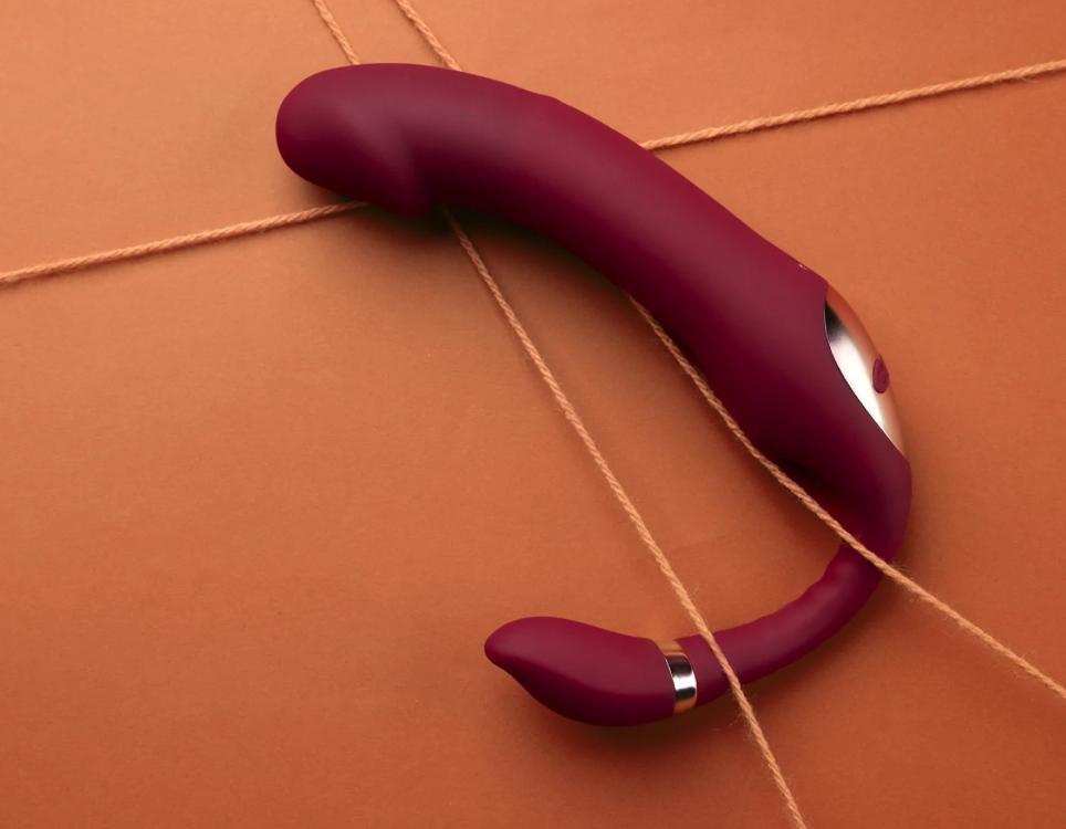 Bendable Vibrating Strapless Strap-On